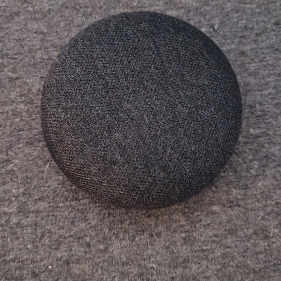 Google Nest Speaker - Picture 2 of 3